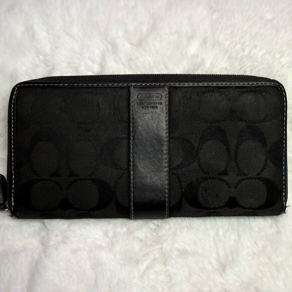 Coach Handbags - COACH Black Signature Wallet